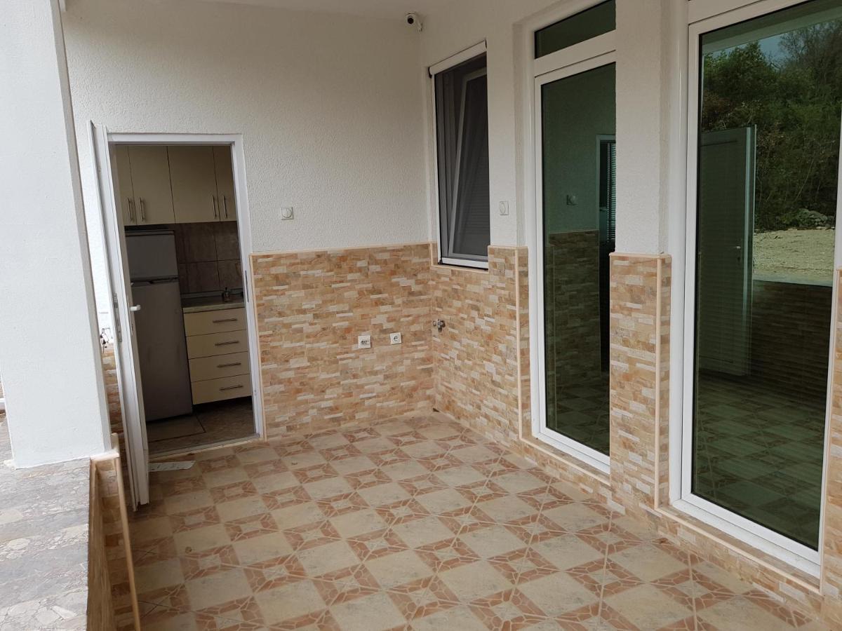 Apartmani Vila Ebra يوتجيها المظهر الخارجي الصورة