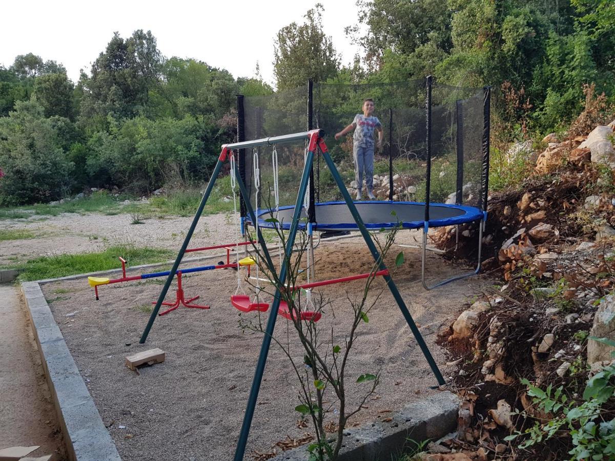 Apartmani Vila Ebra يوتجيها المظهر الخارجي الصورة