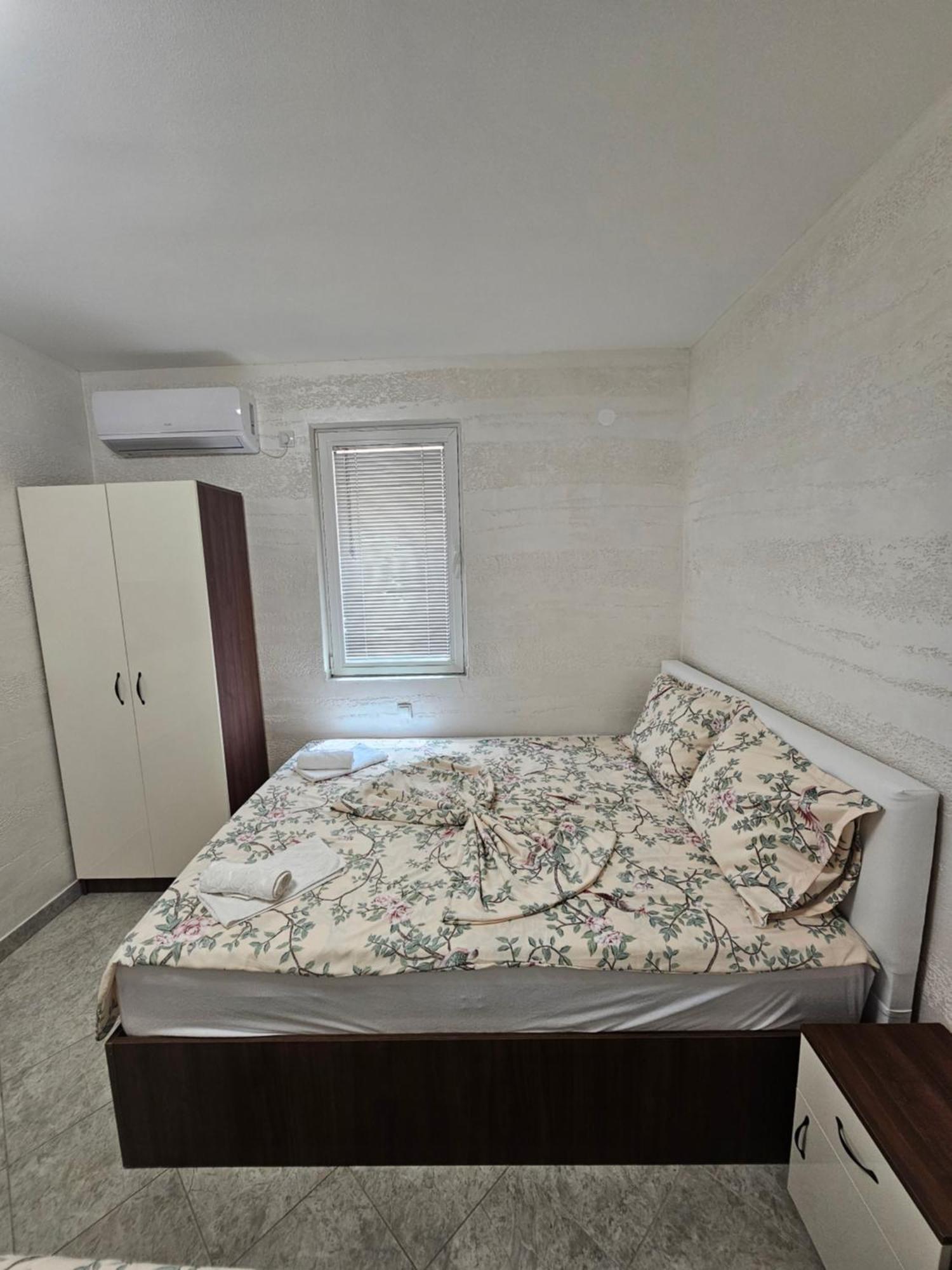 Apartmani Vila Ebra يوتجيها المظهر الخارجي الصورة