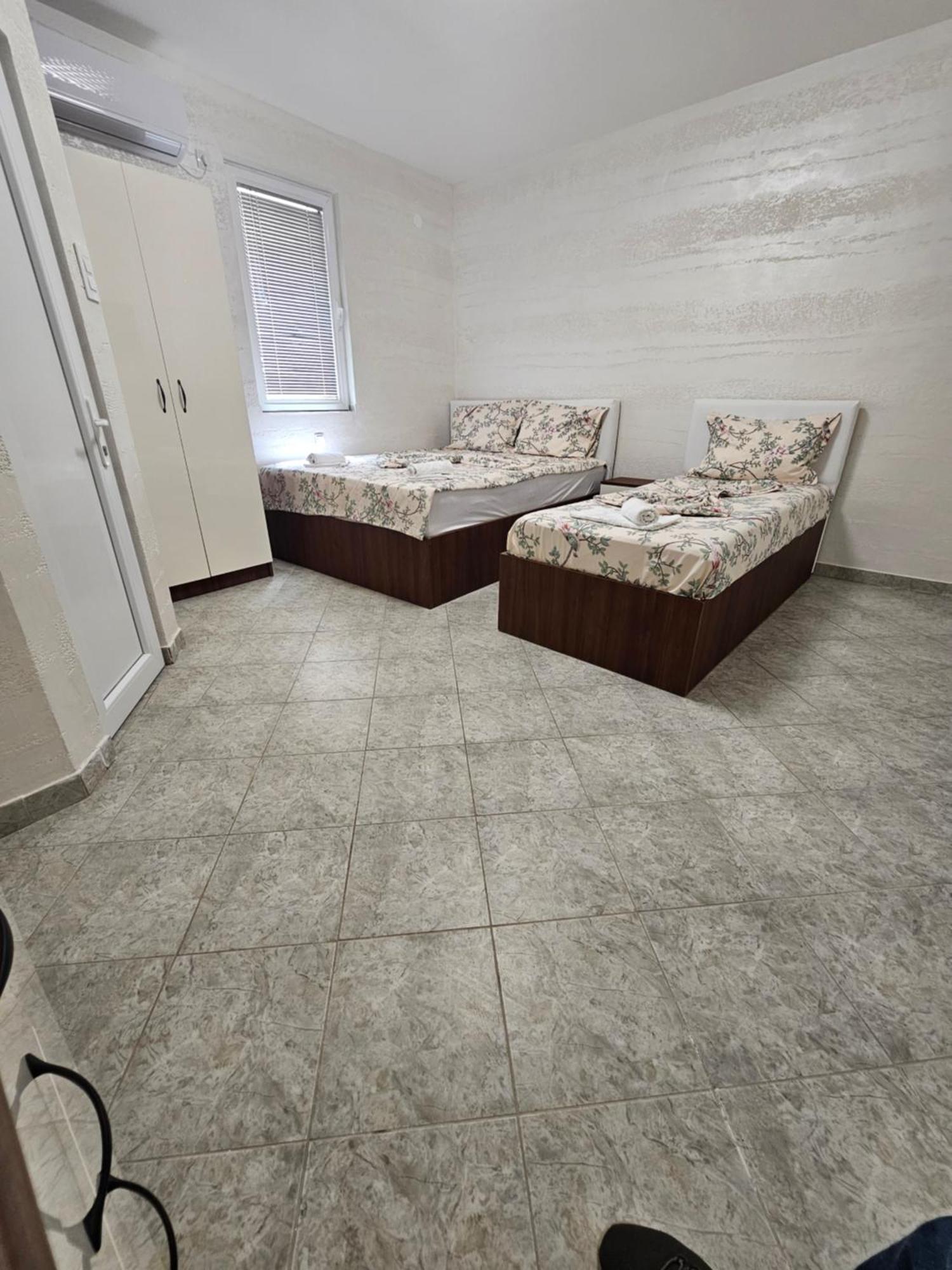 Apartmani Vila Ebra يوتجيها المظهر الخارجي الصورة