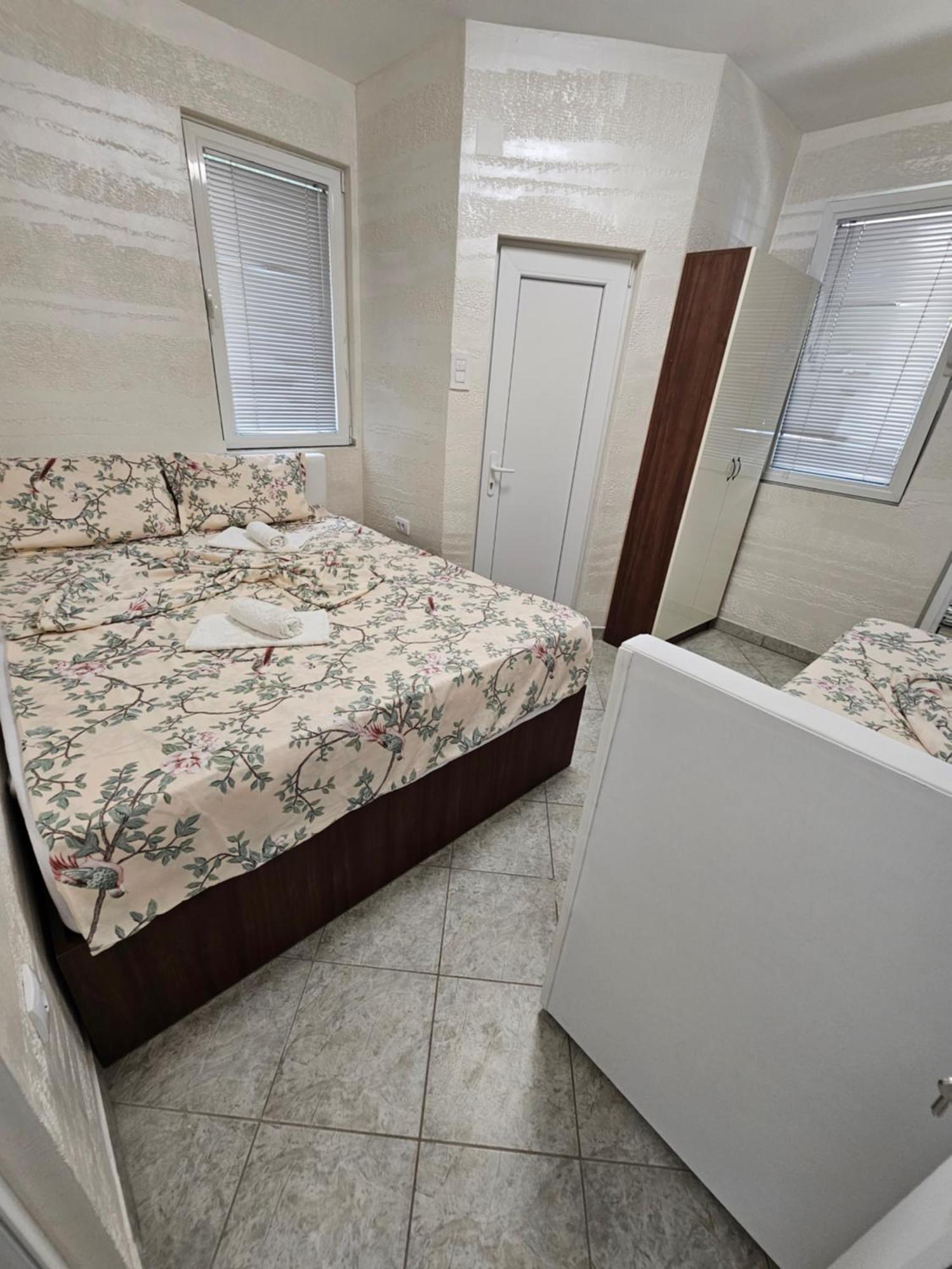 Apartmani Vila Ebra يوتجيها المظهر الخارجي الصورة
