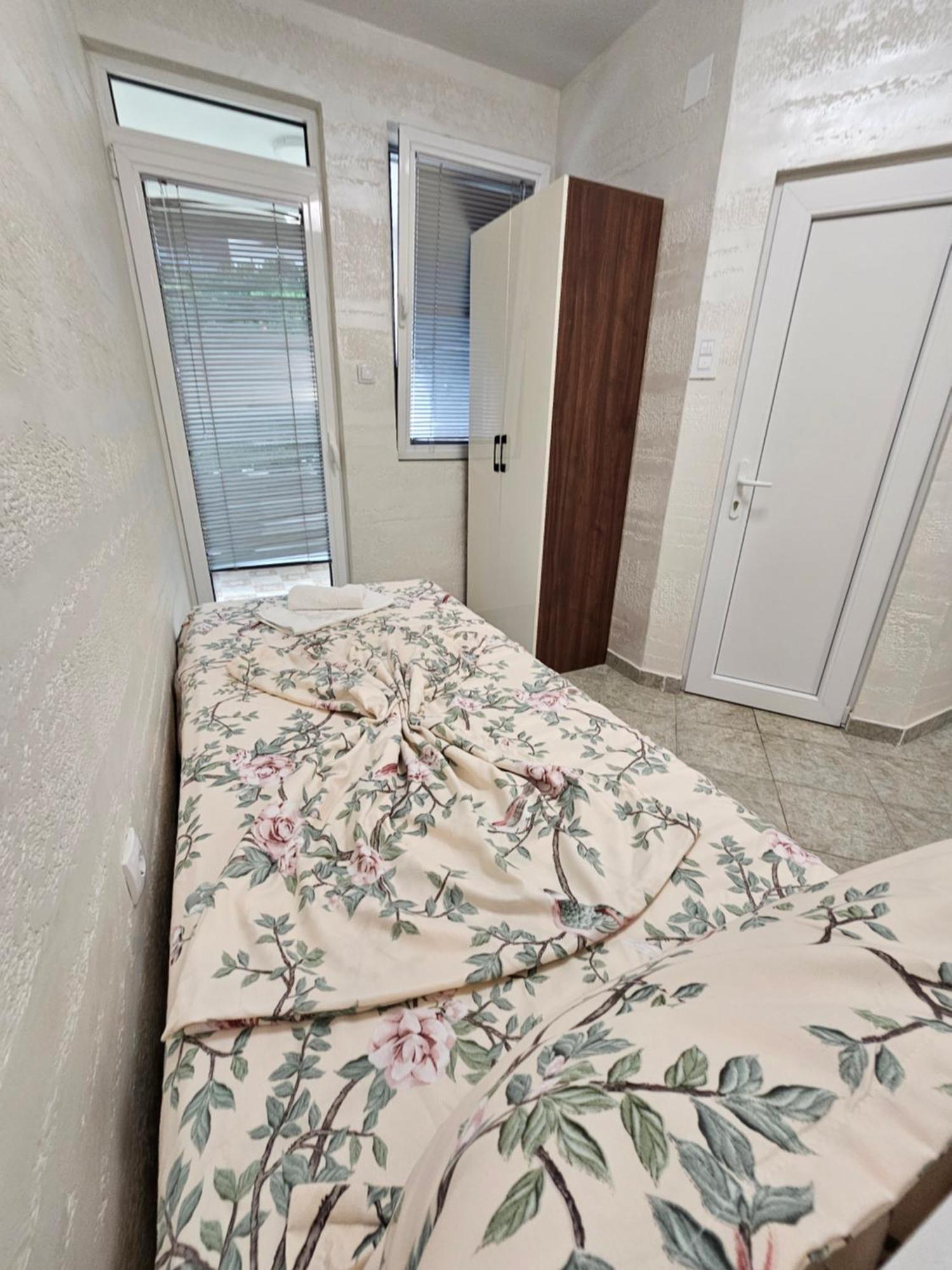 Apartmani Vila Ebra يوتجيها المظهر الخارجي الصورة