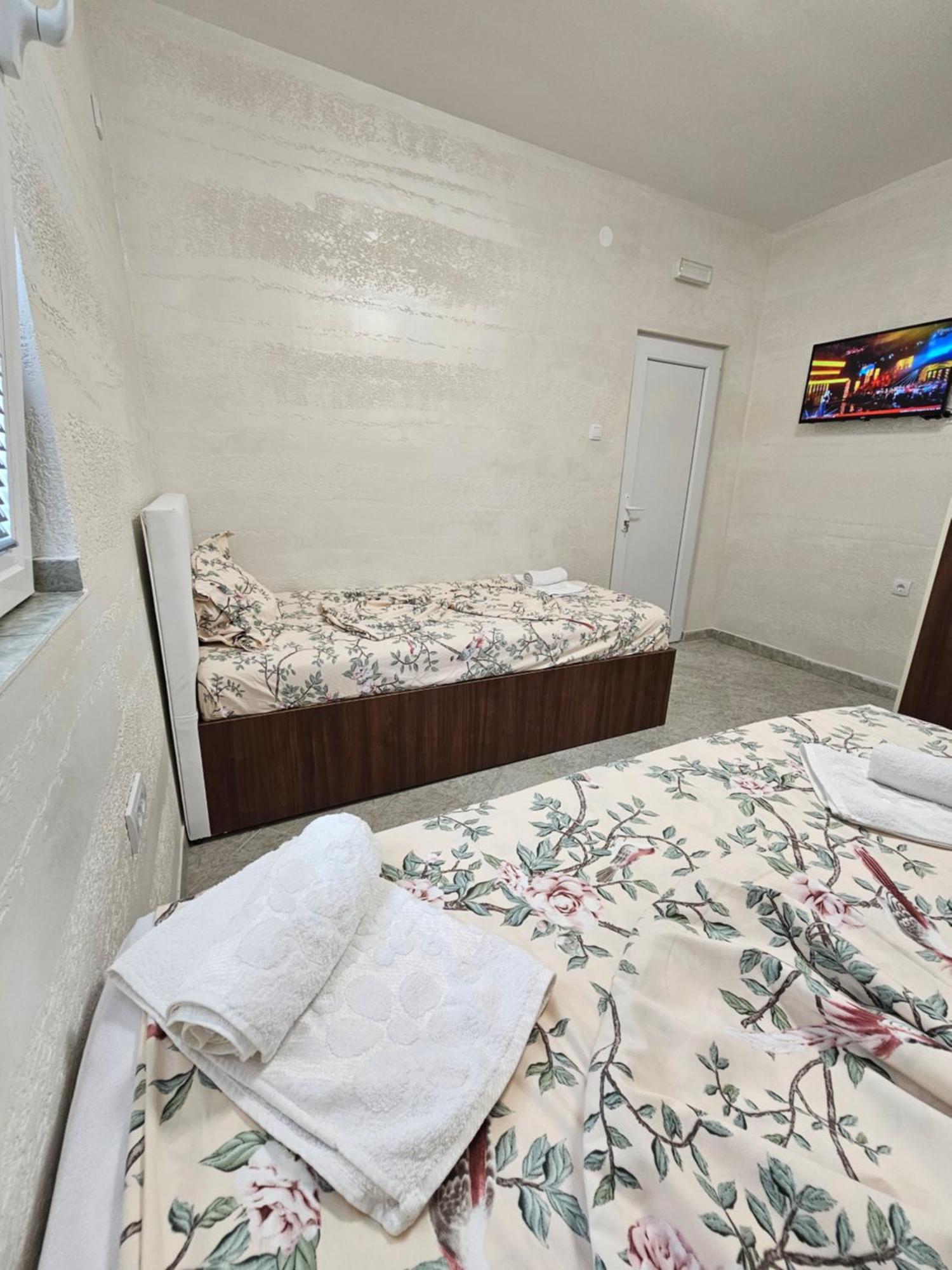 Apartmani Vila Ebra يوتجيها المظهر الخارجي الصورة