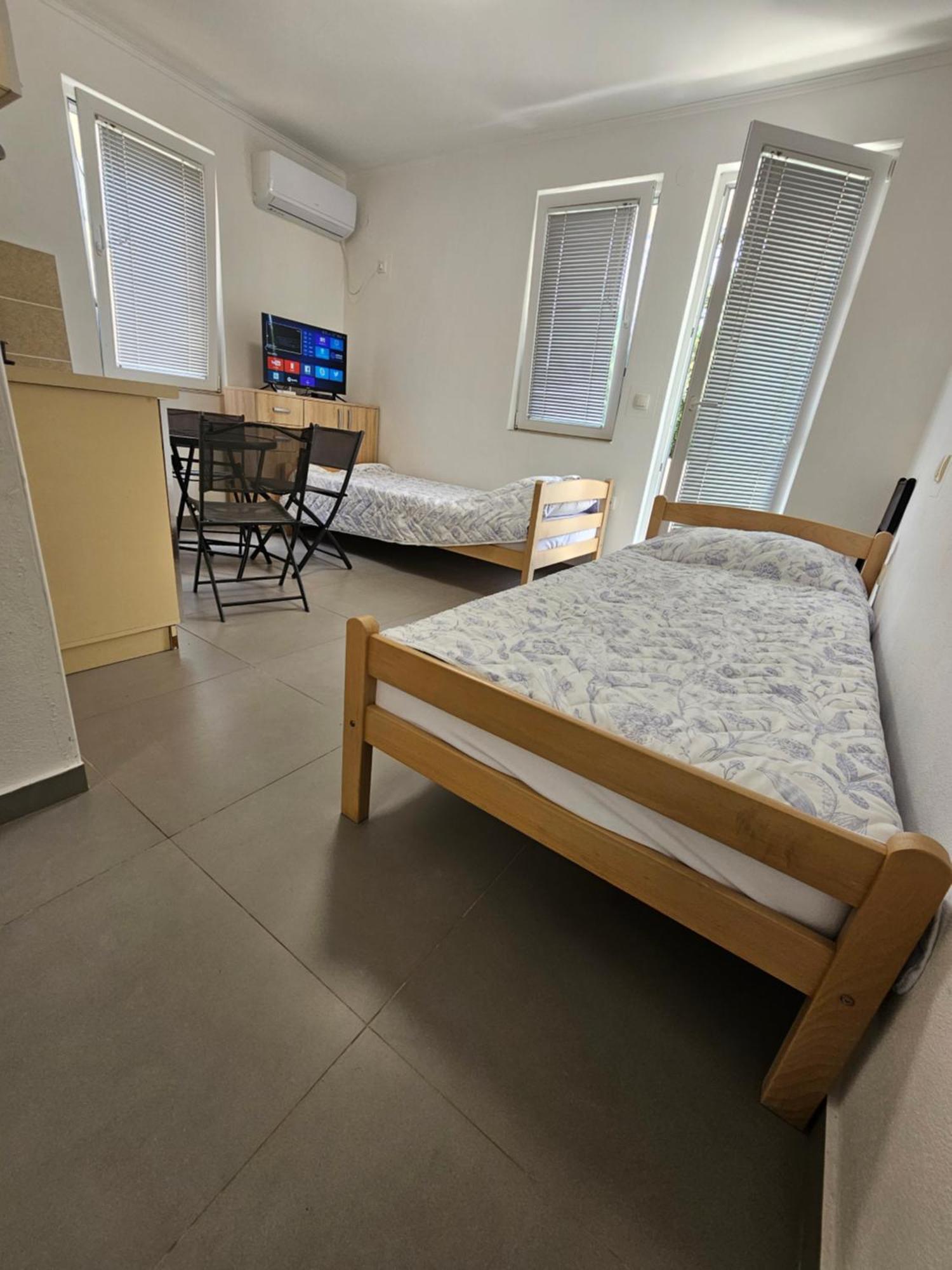 Apartmani Vila Ebra يوتجيها المظهر الخارجي الصورة