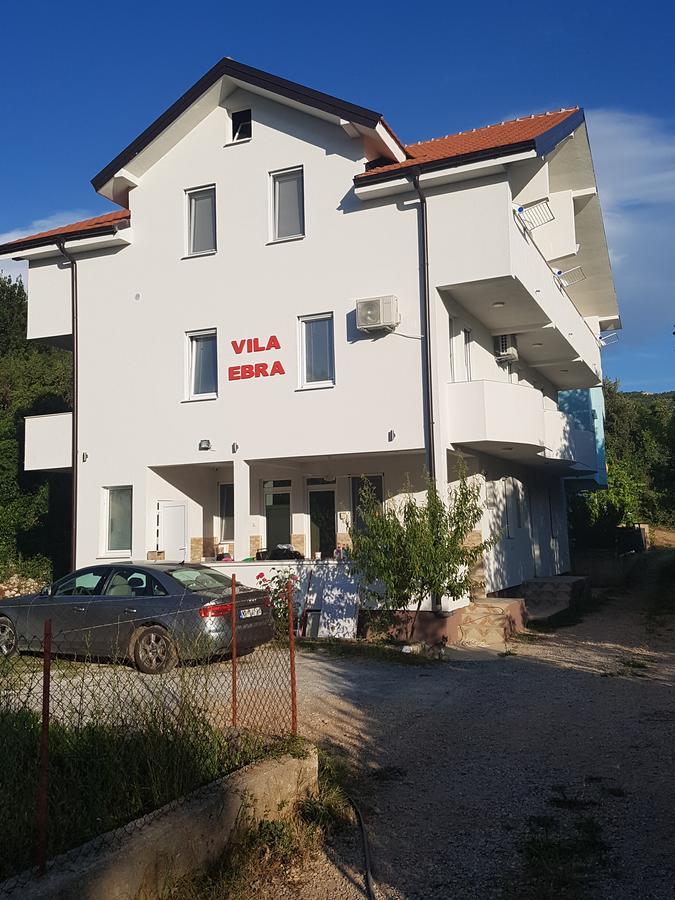 Apartmani Vila Ebra يوتجيها المظهر الخارجي الصورة