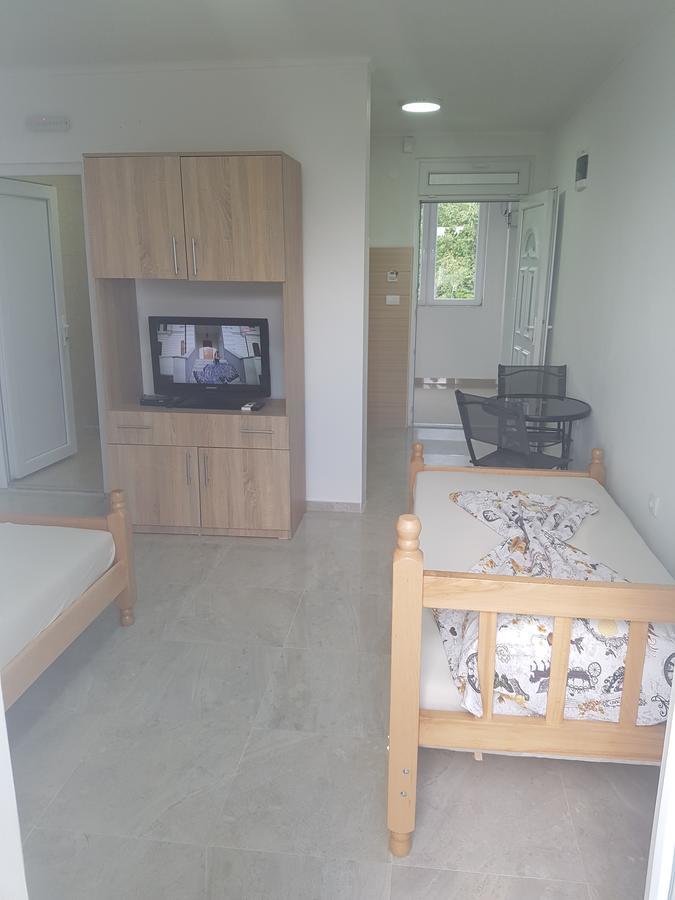 Apartmani Vila Ebra يوتجيها المظهر الخارجي الصورة