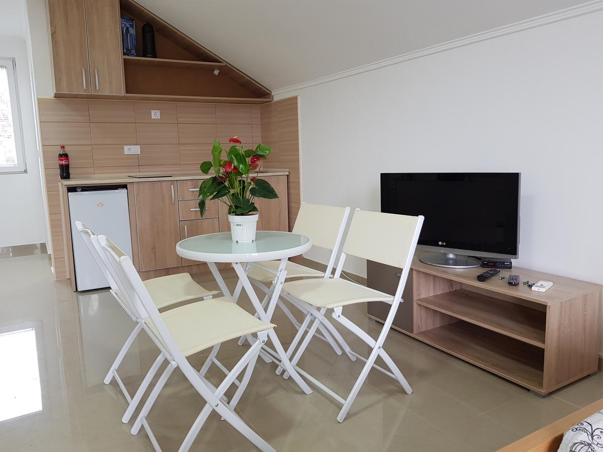 Apartmani Vila Ebra يوتجيها المظهر الخارجي الصورة