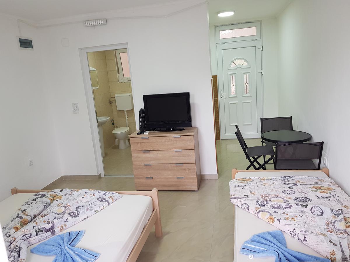 Apartmani Vila Ebra يوتجيها المظهر الخارجي الصورة